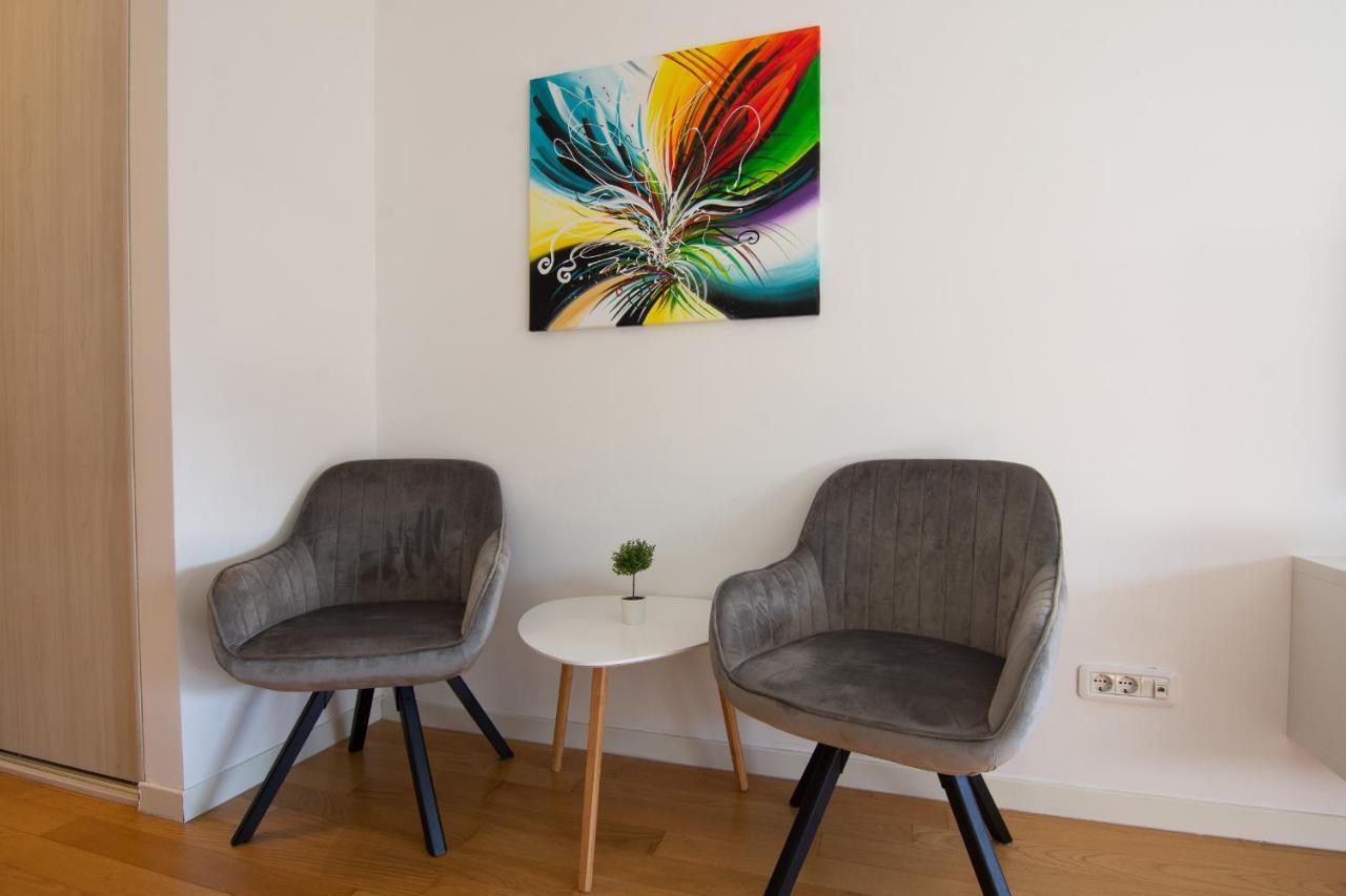 A Blok New Modern - Free Garage Parking, Comfortable, Quiet With A Park View Beograd Bagian luar foto