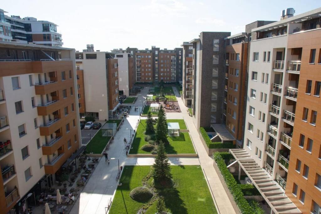 A Blok New Modern - Free Garage Parking, Comfortable, Quiet With A Park View Beograd Bagian luar foto