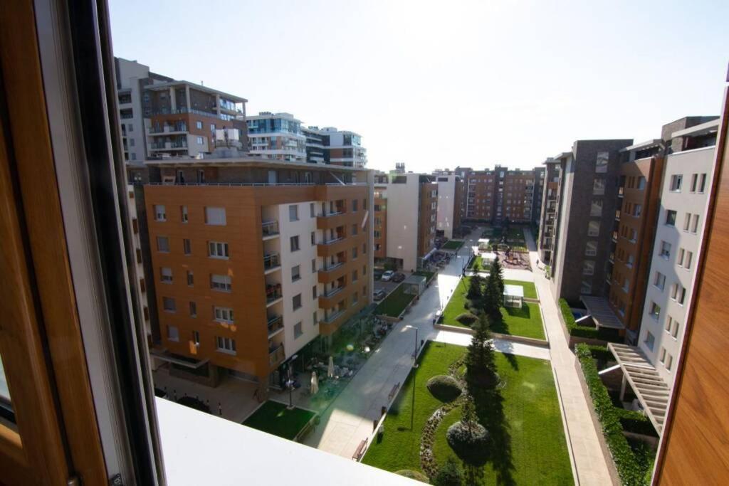 A Blok New Modern - Free Garage Parking, Comfortable, Quiet With A Park View Beograd Bagian luar foto